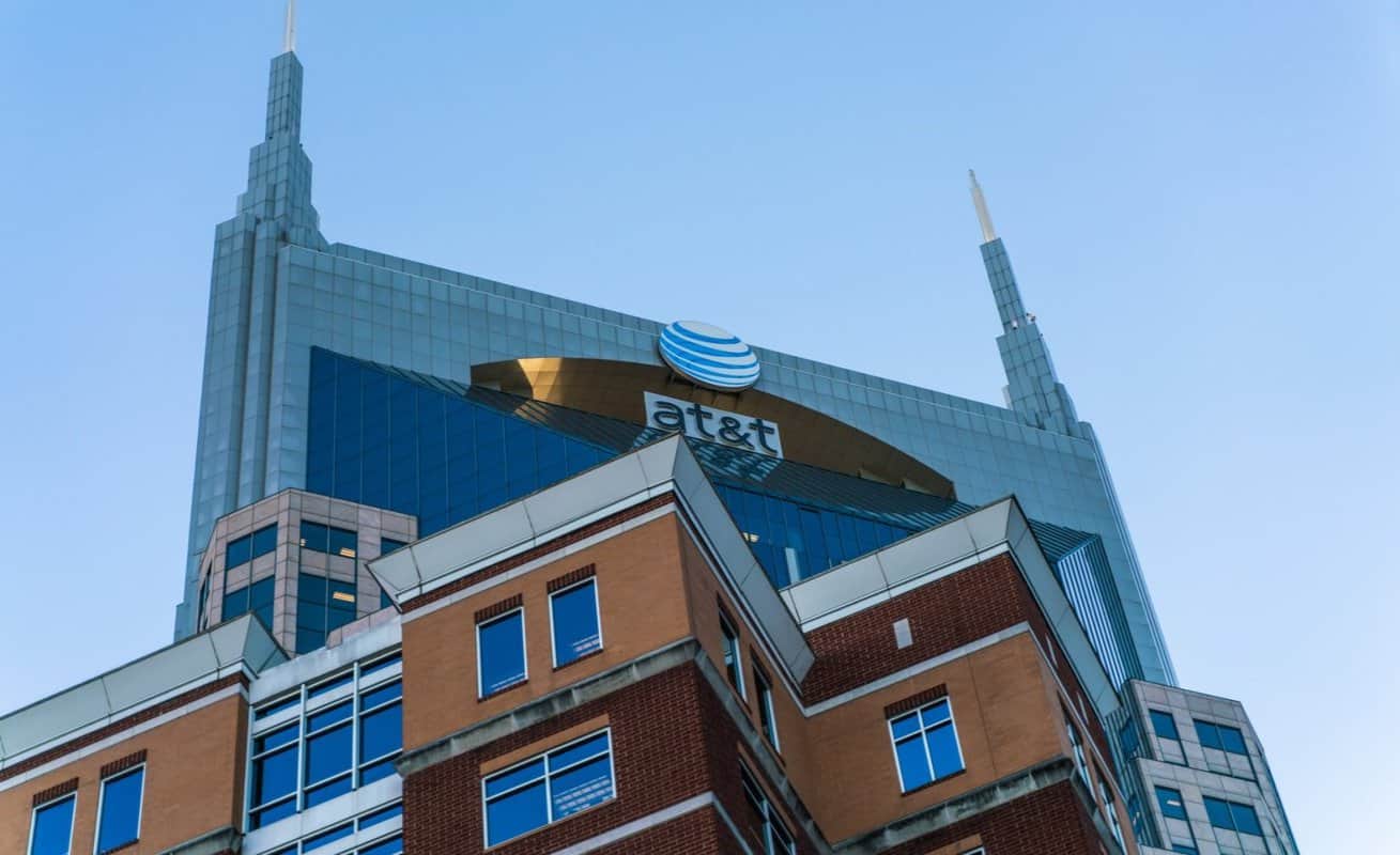 Why Does AT&T Suck? (6 Reasons Why) VeryInformed