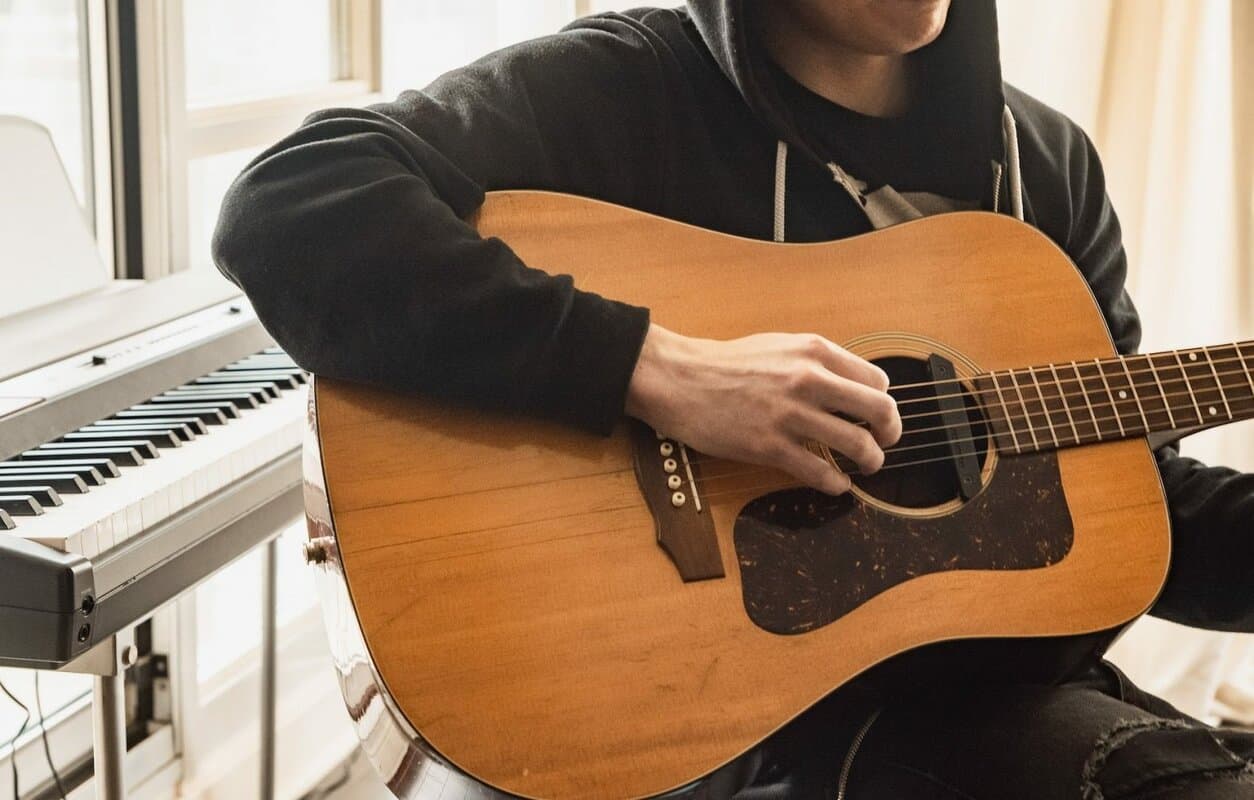 Why Does My Guitar Sound Bad? (11 Reasons Why)