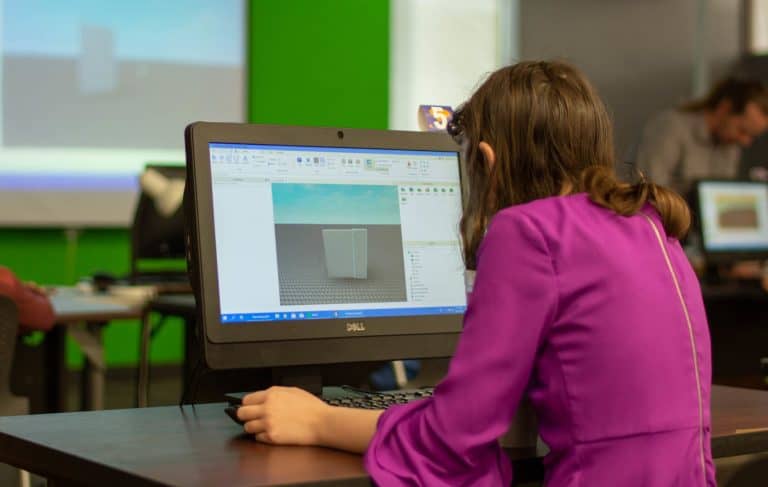 Why Is Roblox So Bad? (11 Revealing Reasons)