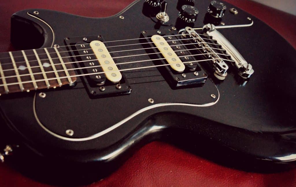 11 Reasons Why Gibson Guitars Are So Expensive